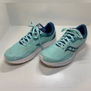 Saucony Women's Kinvara 11 running shoes in an aqua/blue size 12
